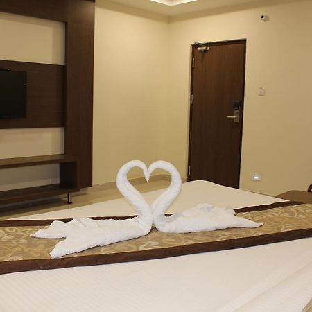 Hotel Grand Gayathri Khammam المظهر الخارجي الصورة