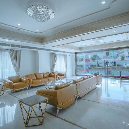 Hotel Grand Gayathri Khammam المظهر الخارجي الصورة