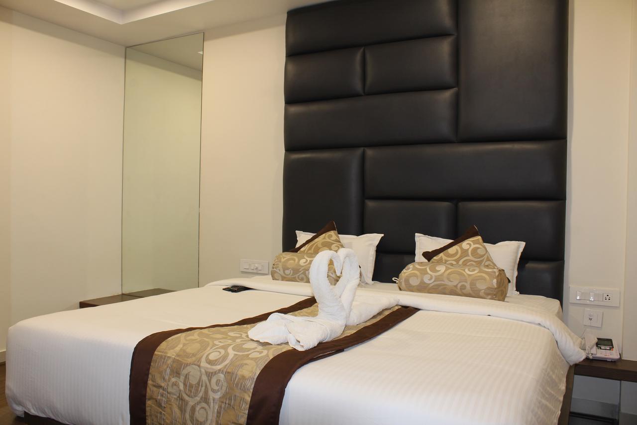 Hotel Grand Gayathri Khammam المظهر الخارجي الصورة