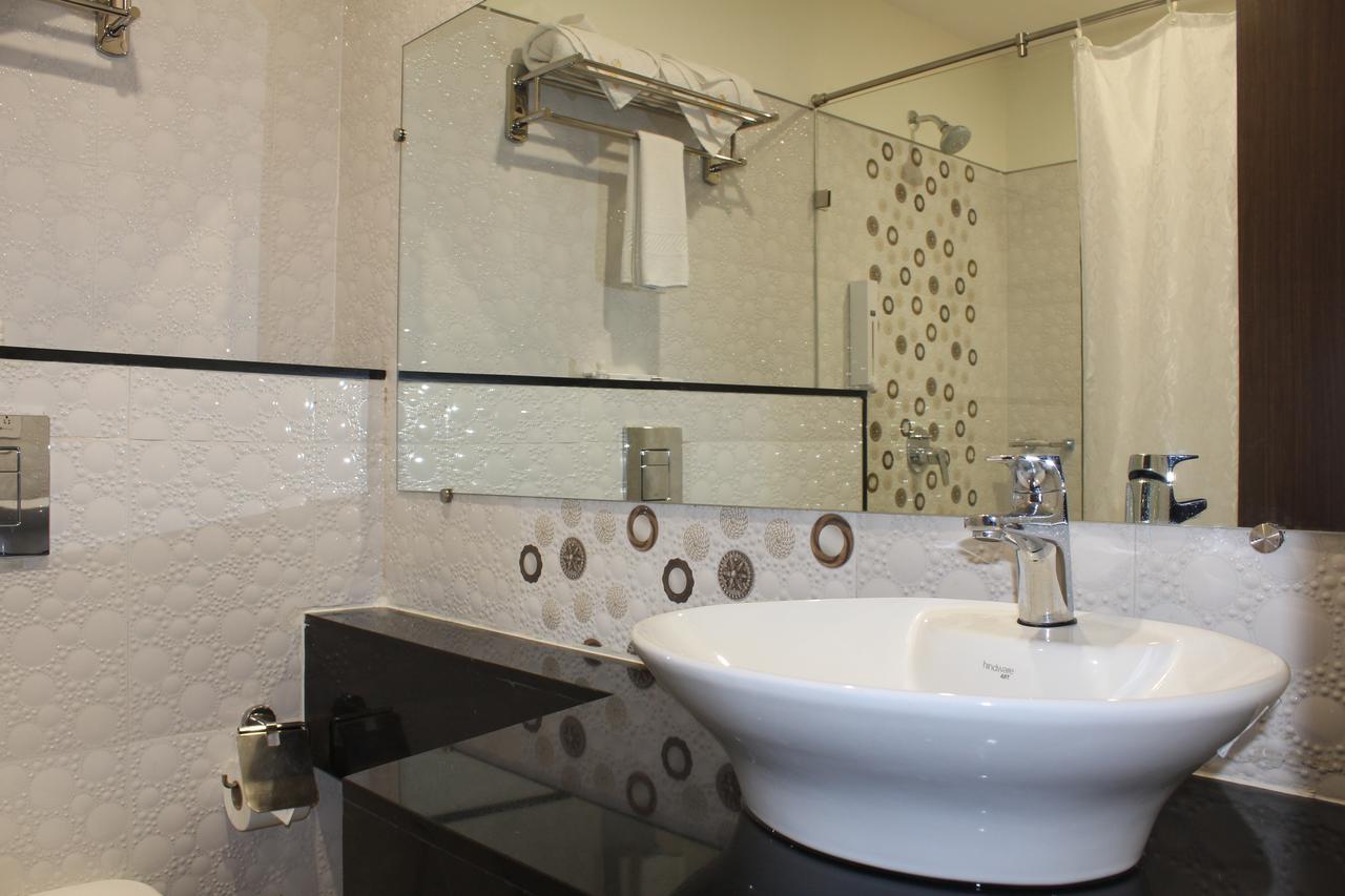 Hotel Grand Gayathri Khammam المظهر الخارجي الصورة