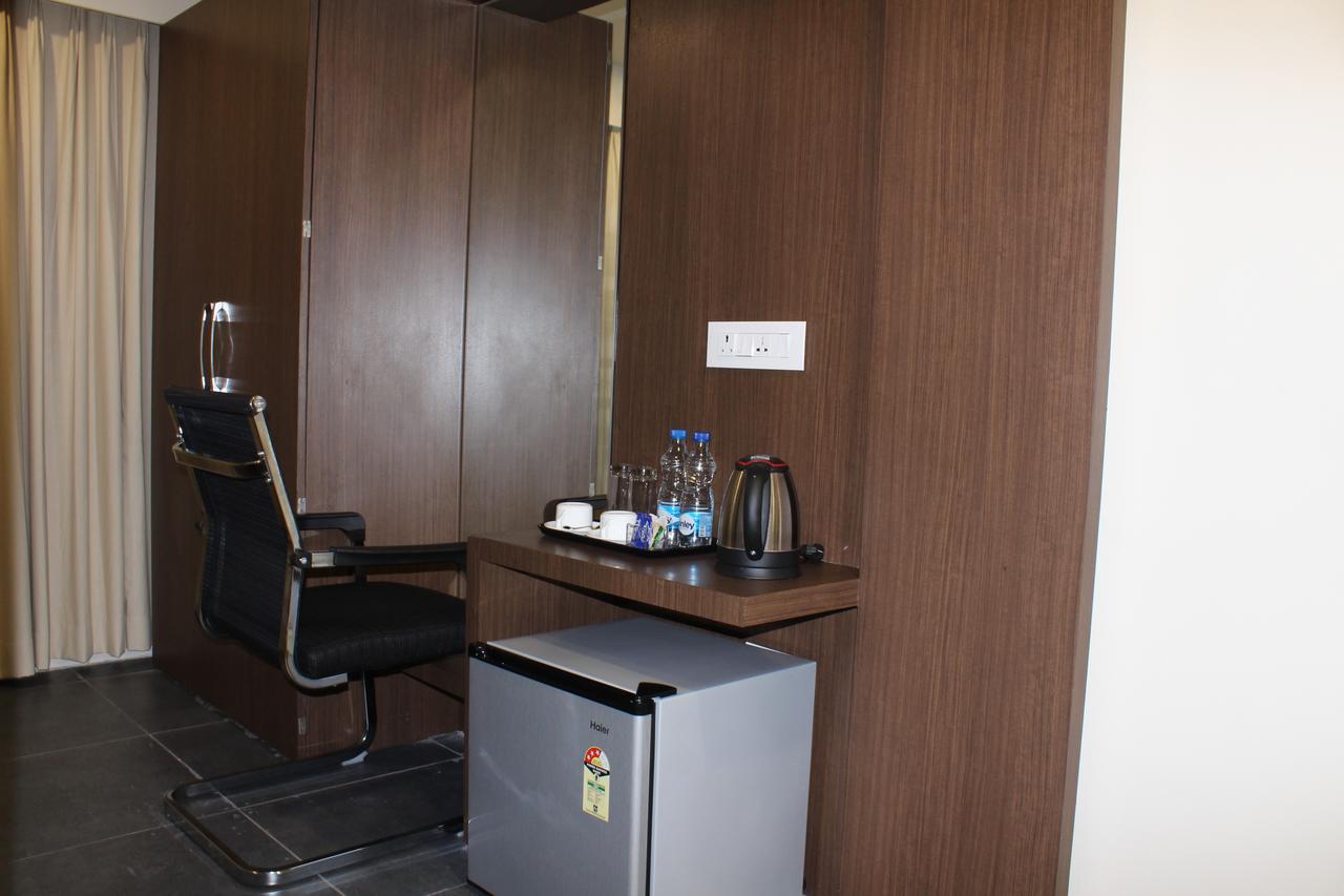 Hotel Grand Gayathri Khammam المظهر الخارجي الصورة