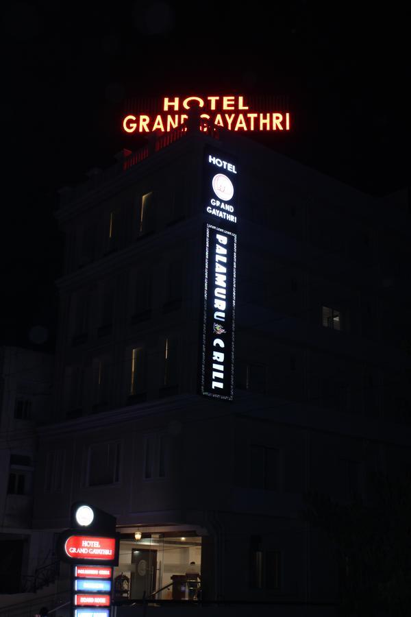 Hotel Grand Gayathri Khammam المظهر الخارجي الصورة