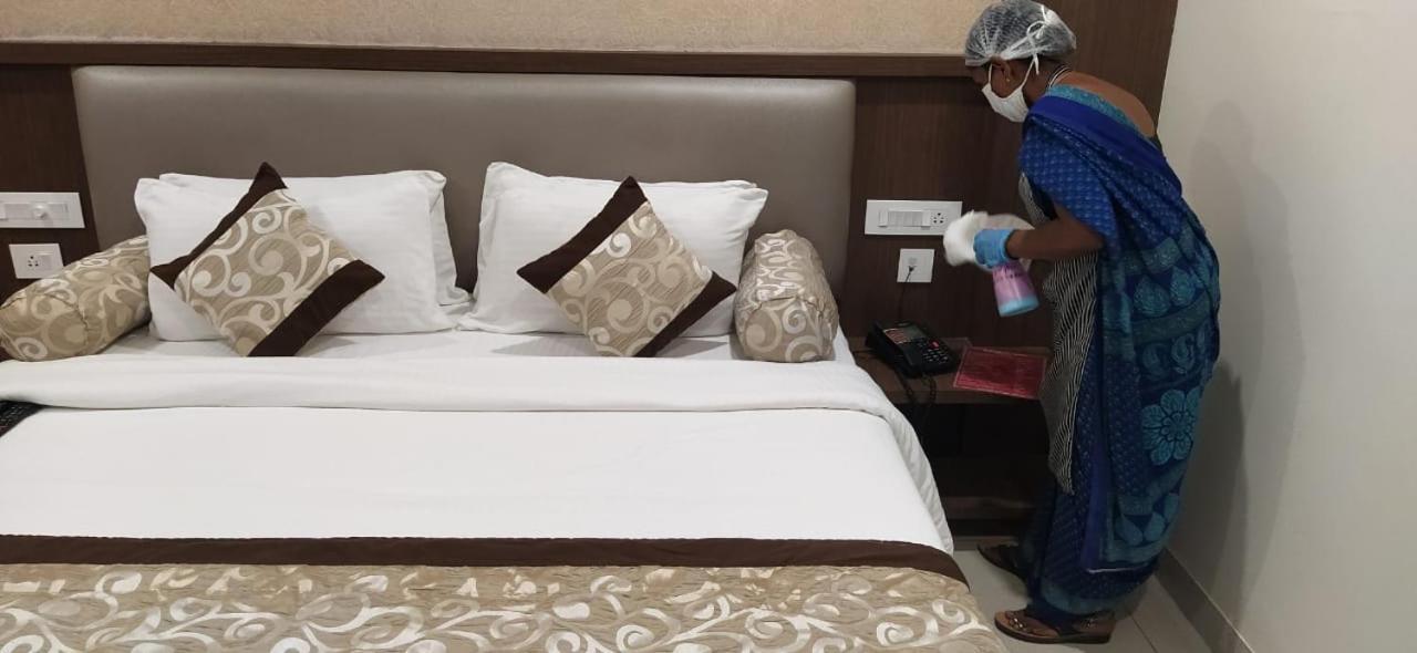 Hotel Grand Gayathri Khammam المظهر الخارجي الصورة